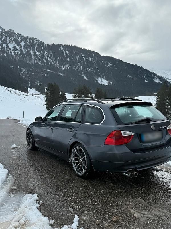 Gebraucht BMW 330 231 PS (169 kW) 2006 Grau Kombi