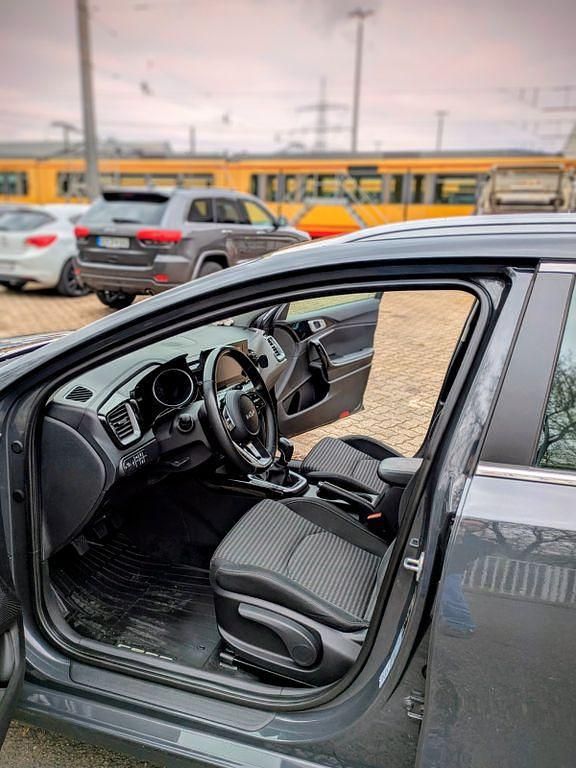 Gebraucht Kia Ceed 160 PS (117 kW) 2022 Schwarz Kleinwagen