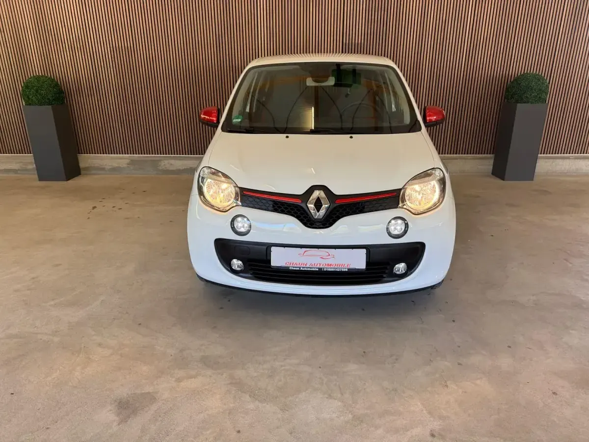 Second-hand Renault Twingo 71 CP (52 kW) 2018 Alb Hatchback