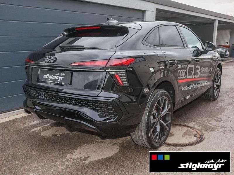 Neu Audi Q3 Sportback Sport 272 PS (200 kW) 2025 Mythosschwarz metallic SUV