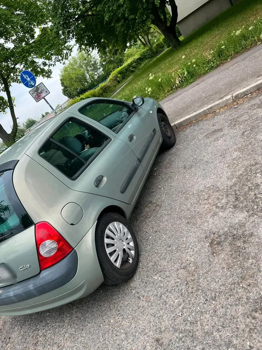 Occasion Renault Clio II 75 ch (55 kW) 2003 Gris Citadine