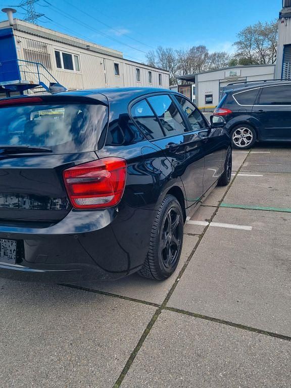 Gebraucht BMW 114 102 PS (75 kW) 2014 Schwarz Kleinwagen