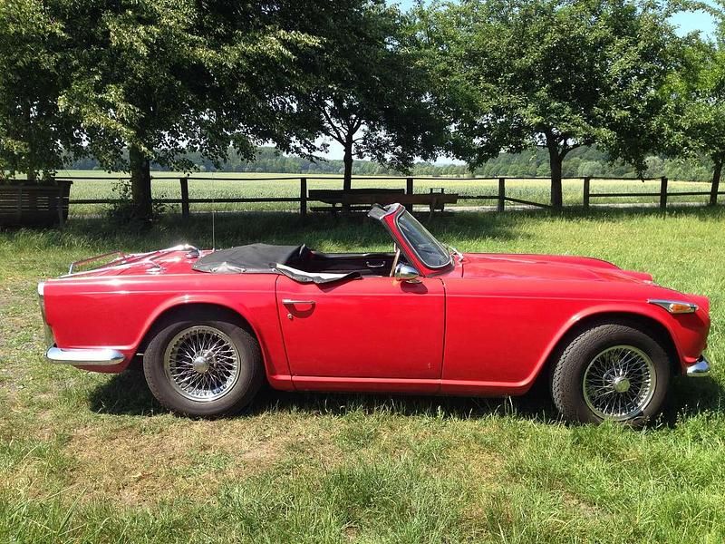 Gebraucht Triumph TR4 101 PS (74 kW) 1967 Rot Cabrio
