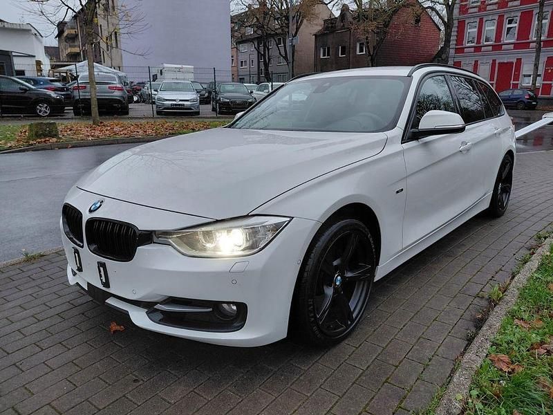 Weiß Gebraucht 2013 BMW 330 Sport Line Kombi | 7.999 € (Superpreis) - Bild 1/4