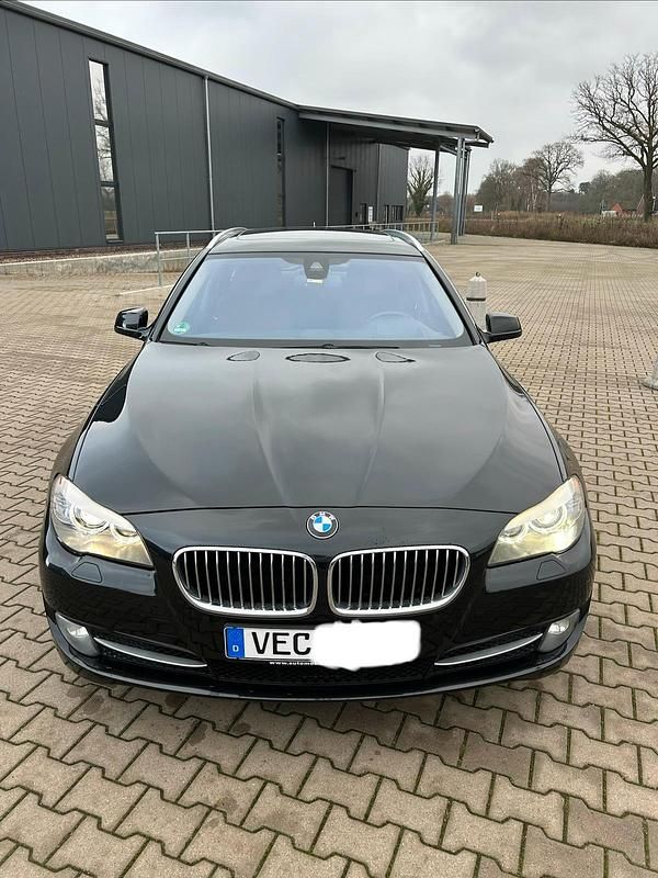 Schwarz Gebraucht 2012 BMW 525 Kombi | 8.000 € (Superpreis) - Bild 1/4
