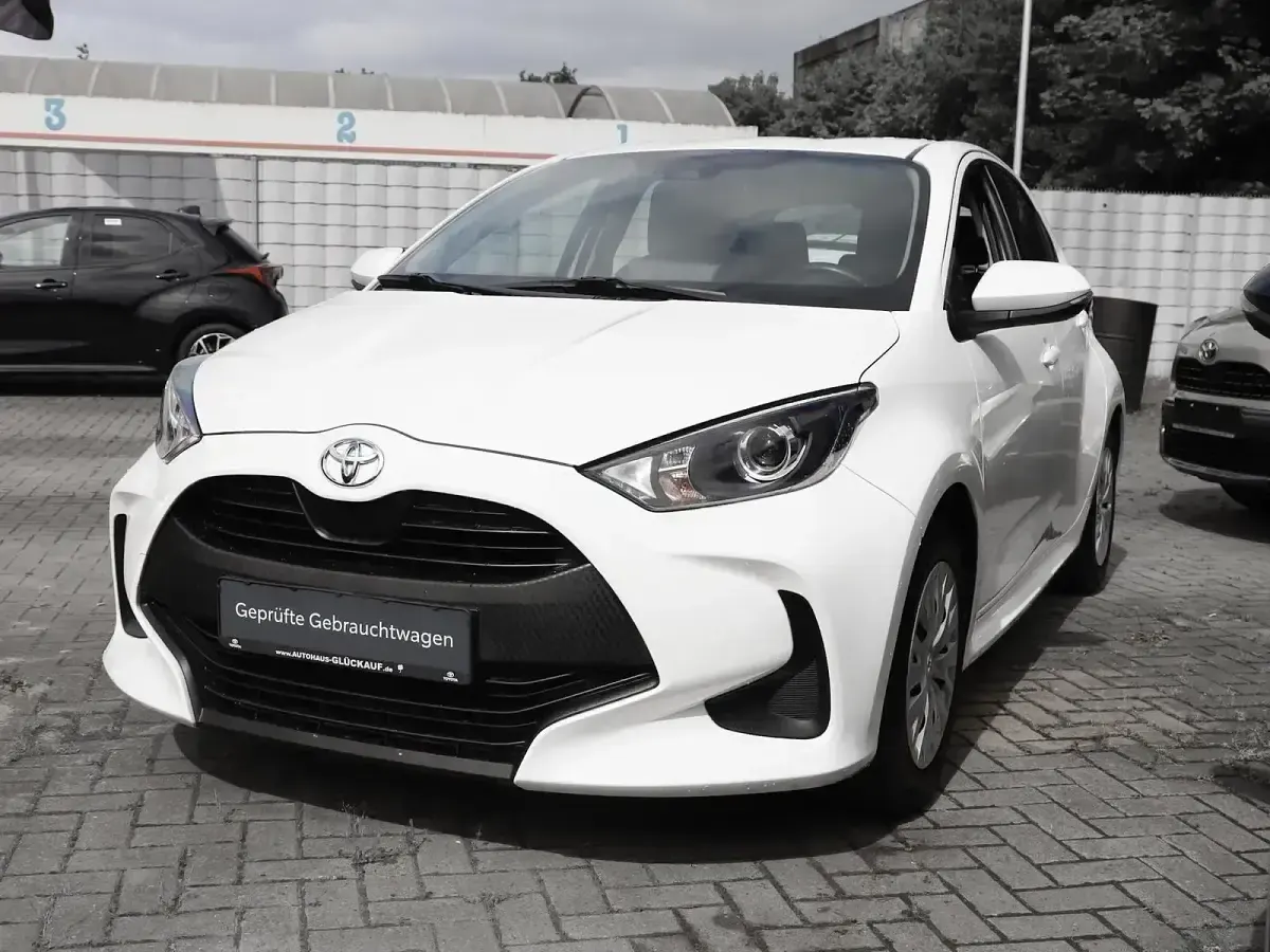 Gebraucht Toyota Yaris Basis 72 PS (52 kW) 2022 Kleinwagen