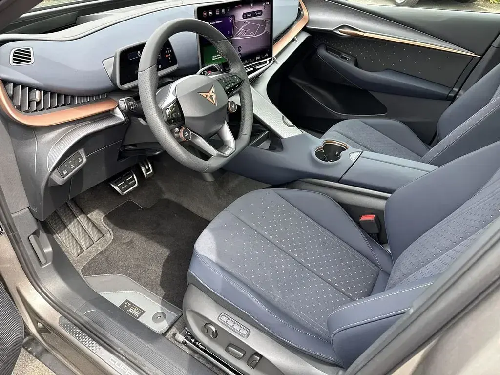 Neu Cupra Tavascan VZ 250 kW (340 PS) 2026 Atacama desert SUV