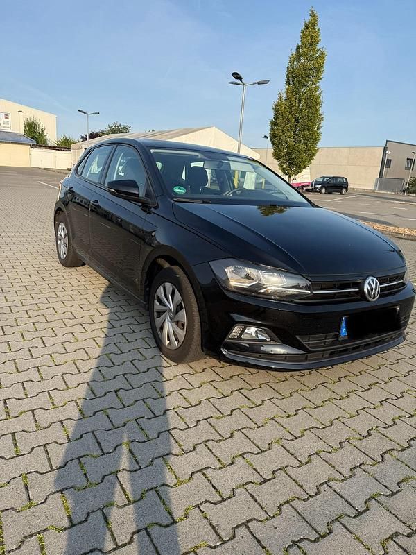 Schwarz Gebraucht 2018 VW Polo Comfortline Kleinwagen | 9.700 € (Guter Preis) - Bild 1/4