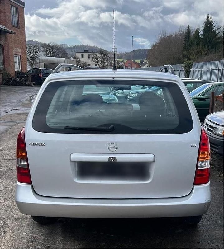Gebraucht Opel Astra 84 PS (61 kW) 2004 Silber Kombi