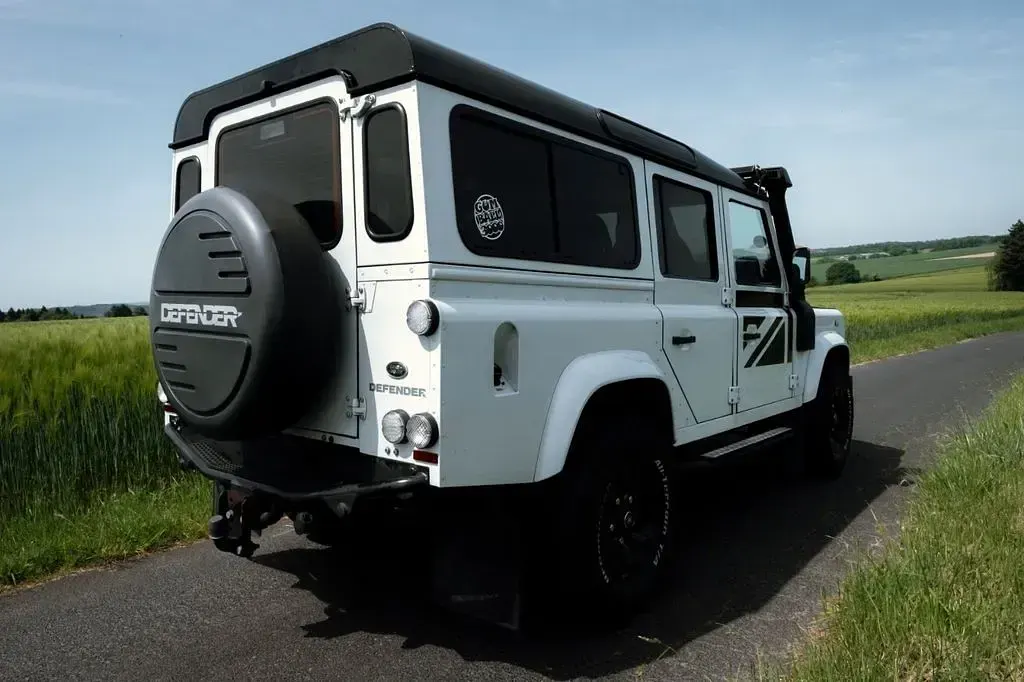 Gebraucht Land Rover Defender 122 PS (89 kW) 2016 Weiß SUV