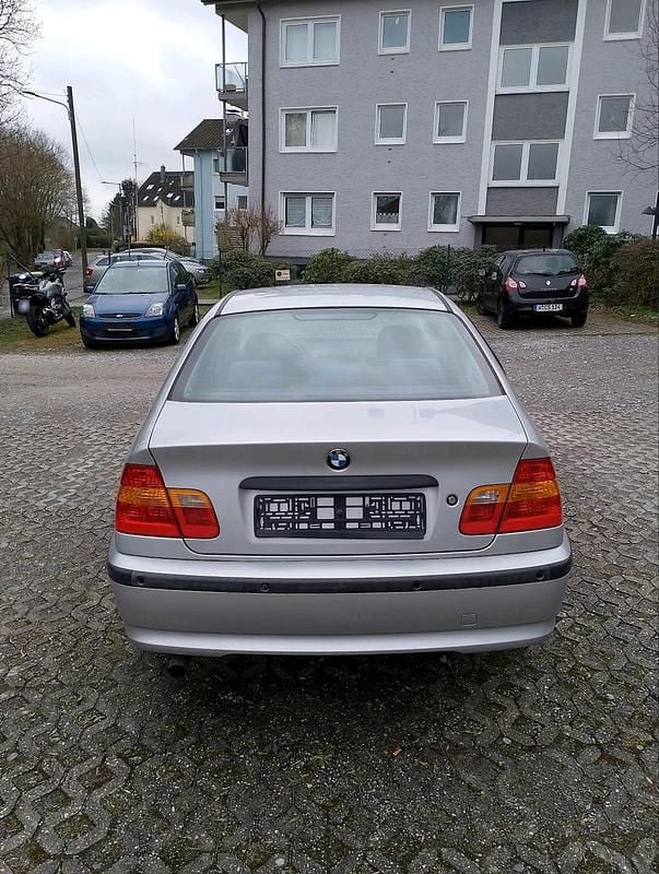 Gebraucht BMW 318 143 PS (105 kW) 2004 Silber Limousine