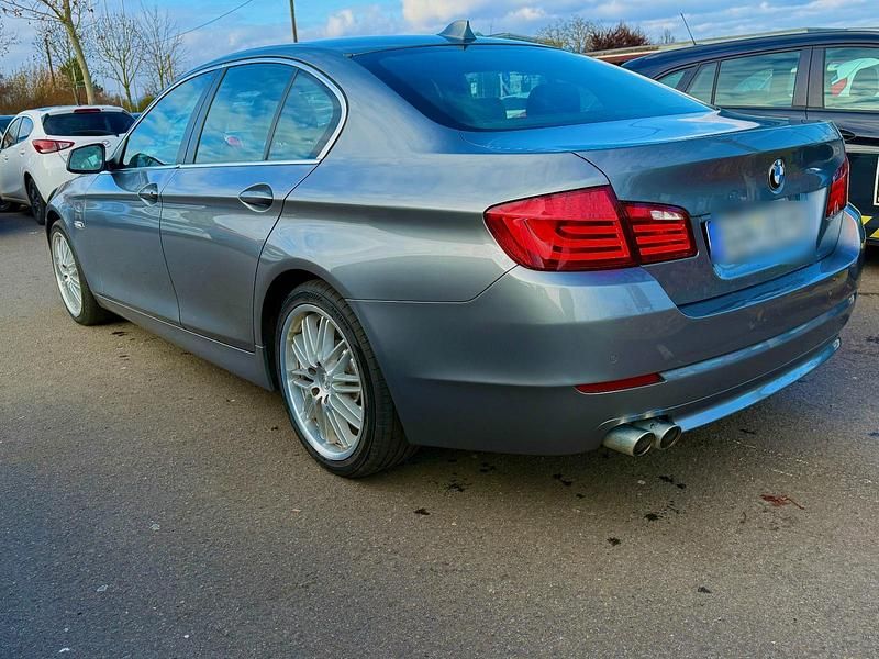 Gebraucht BMW 520 164 PS (120 kW) 2010 Grau Limousine
