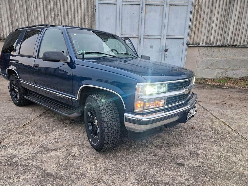 Blau Gebraucht 1998 Chevrolet Tahoe LT SUV | 13.699 € - Bild 1/4