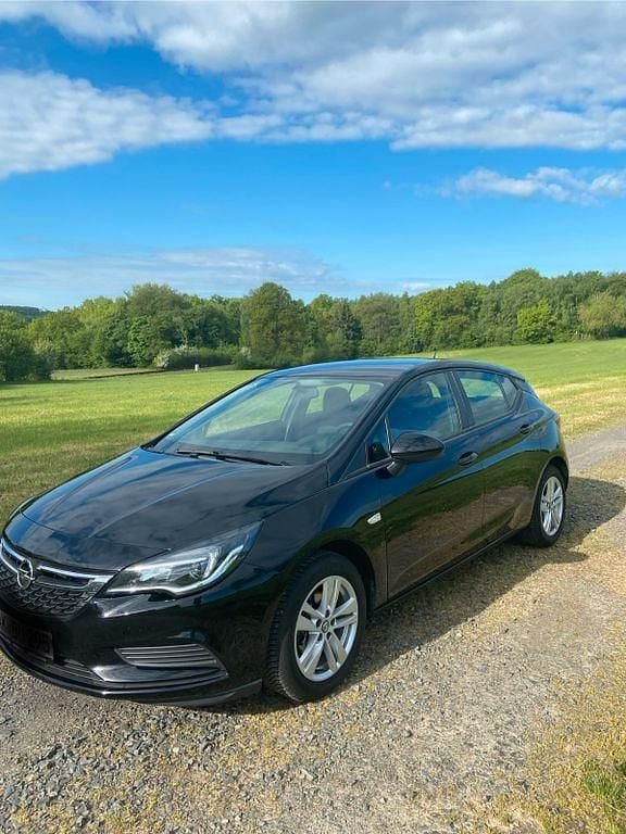 Schwarz Gebraucht 2019 Opel Astra Edition Limousine | 13.600 € (Fairer Preis) - Bild 1/4