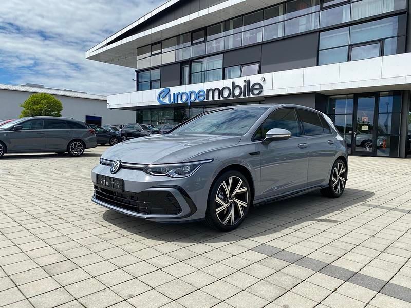 Gebraucht VW Golf VII R-line 150 PS (110 kW) 2021 Mondsteingrau/grau Kleinwagen