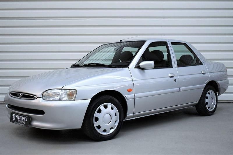 Gebraucht Ford Escort Ghia 90 PS (66 kW) 1997 Silber Limousine