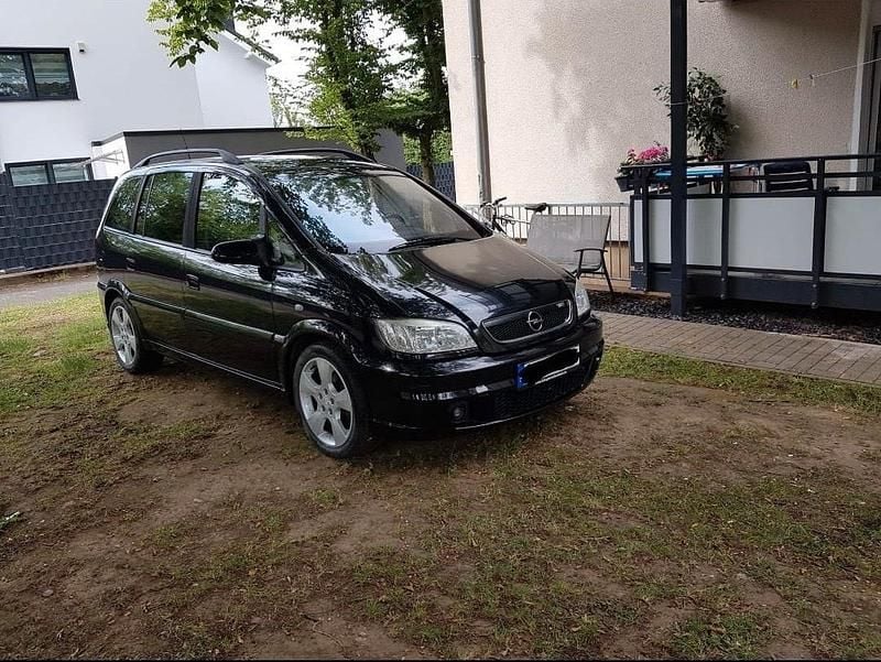 Schwarz Gebraucht 2004 Opel Zafira OPC Van / Kleinbus | 1.800 € (Superpreis) - Bild 1/4