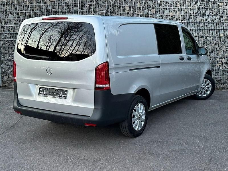 Gebraucht Mercedes Vito 163 PS (119 kW) 2018 Silber Van