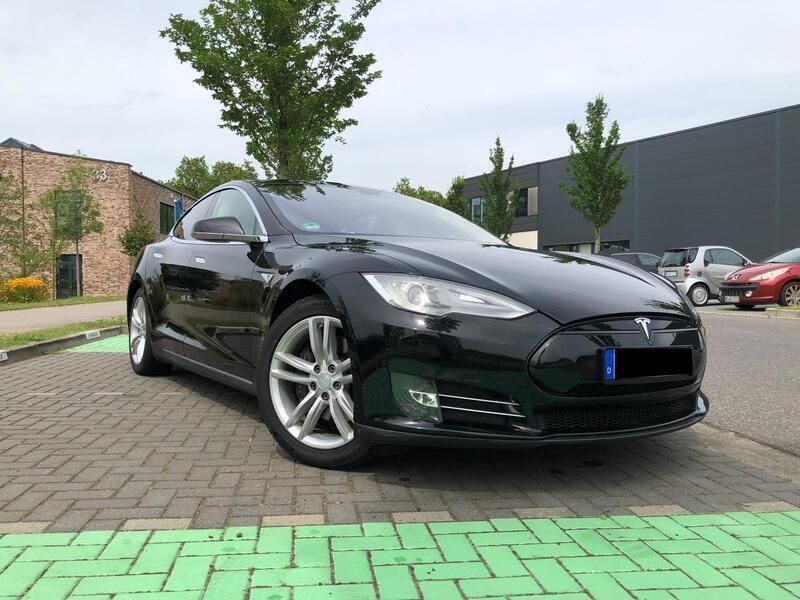 Schwarz Gebraucht 2013 Tesla Model S Limousine | 19.900 € (Etwas zu teuer) - Bild 1/4