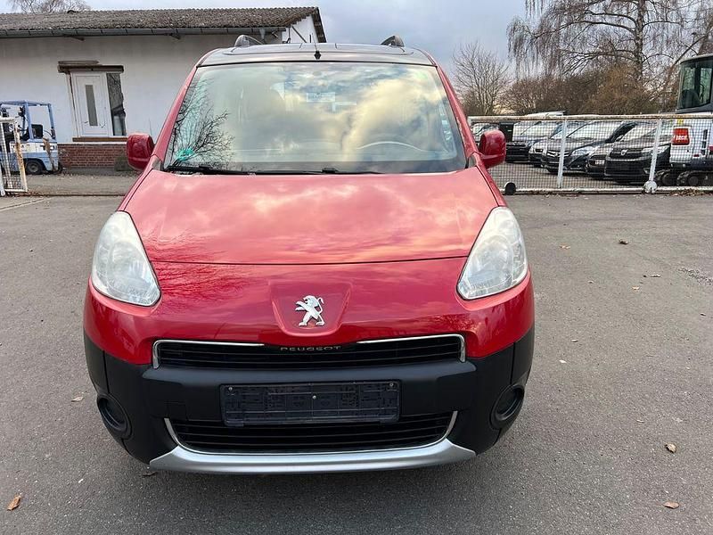 Gebraucht Peugeot Partner Tepee Active 98 PS (72 kW) 2012 Rot Van / Kleinbus