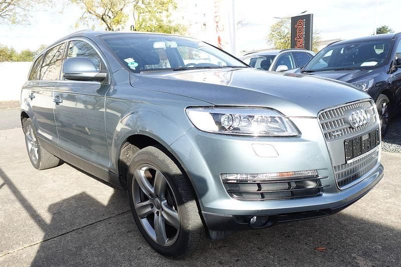 Grau Gebraucht 2008 Audi Q7 Advanced SUV | 8.490 € (Superpreis) - Bild 1/4