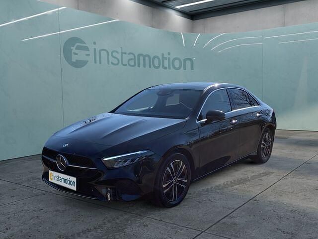 Gebraucht Mercedes A200 Progressive 163 PS (119 kW) 2024 Schwarz Limousine