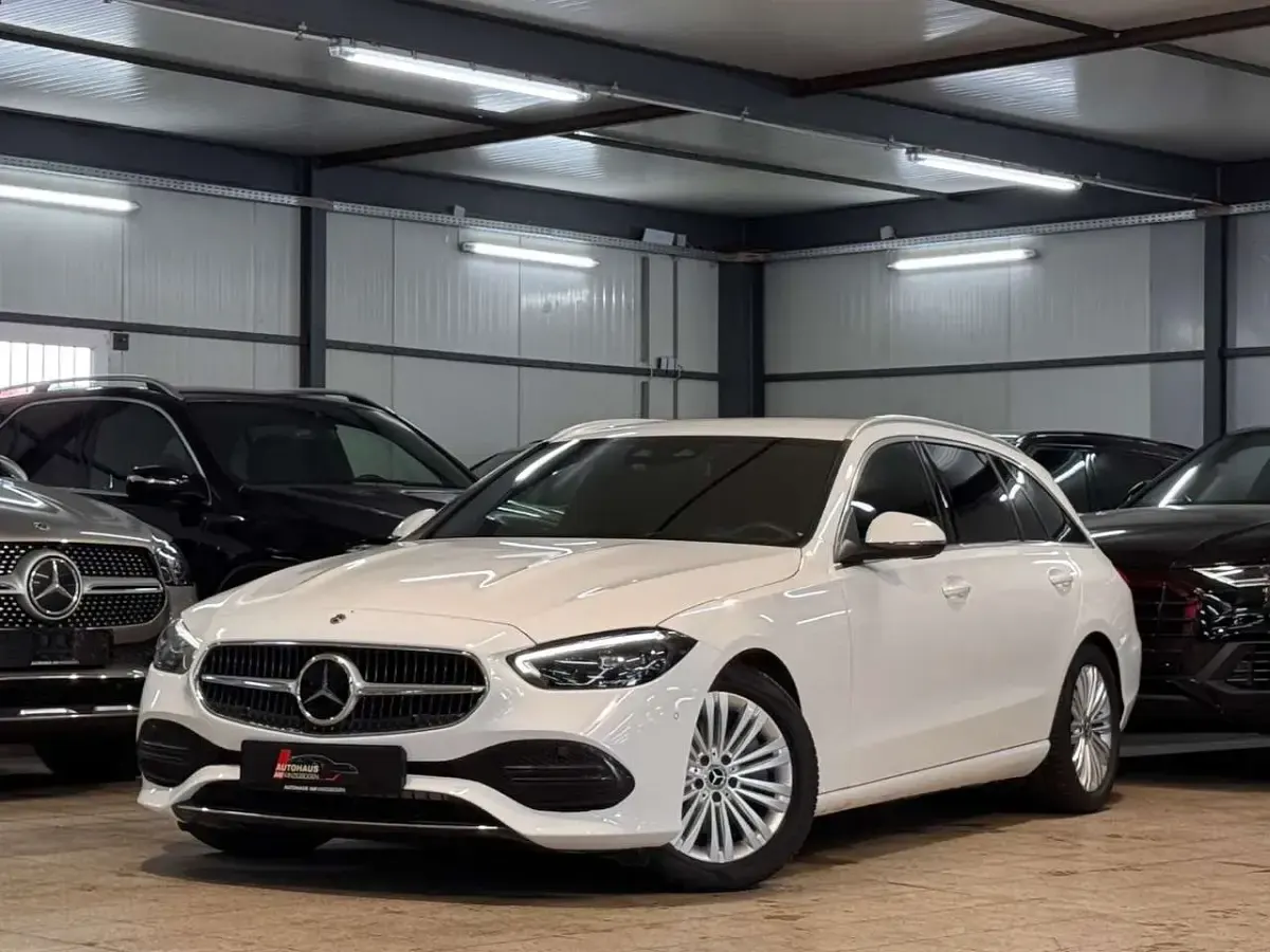 Gebraucht Mercedes C220 197 PS (144 kW) 2023 Weiß Kombi