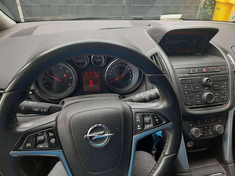 Gebraucht Opel Zafira Tourer Edition 136 PS (100 kW) 2015 Silber Van / Kleinbus