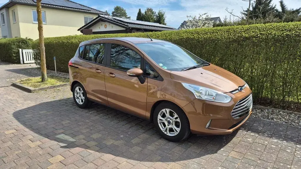 Gebraucht Ford B-MAX SYNC Edition 90 PS (66 kW) 2015 Braun Van / Kleinbus