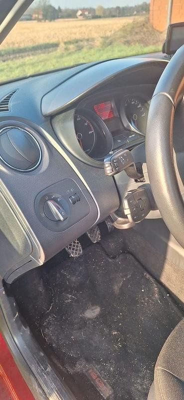 Gebraucht Seat Ibiza SC Reference 69 PS (50 kW) 2012 Rot Kleinwagen