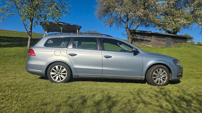 Second-hand VW Passat Edition 140 CP (102 kW) 2013 Albastru Break
