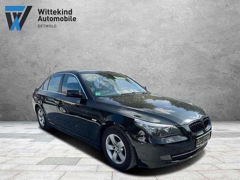 Schwarz Gebraucht 2009 BMW 523 Advantage Limousine | 6.666 € (Fairer Preis) - Bild 1/4