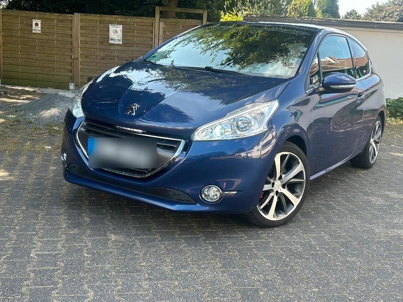 Blau Gebraucht 2012 Peugeot 208 Kleinwagen | 2.999 € (Guter Preis) - Bild 1/4