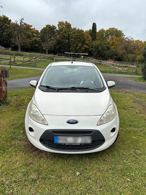 Weiß Gebraucht 2009 Ford Ka Titanium Kleinwagen | 2.499 € (Fairer Preis) - Bild 1/4
