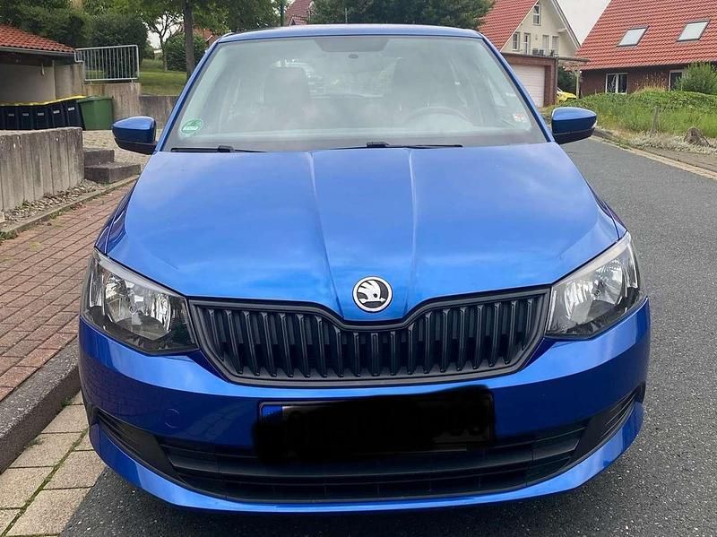 Blau Gebraucht 2017 Skoda Fabia Kleinwagen | 8.200 € (Fairer Preis) - Bild 1/4