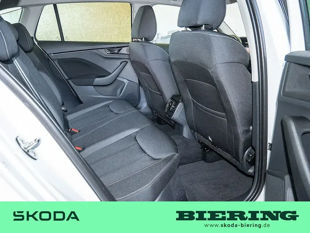 Gebraucht Skoda Scala Tour 110 PS (80 kW) 2023 Weiß Kleinwagen