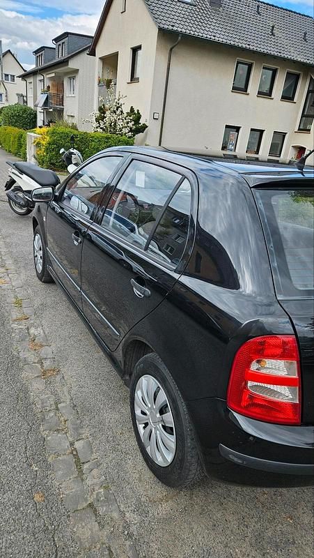 Gebraucht Skoda Fabia 54 PS (39 kW) 2003 Schwarz Limousine