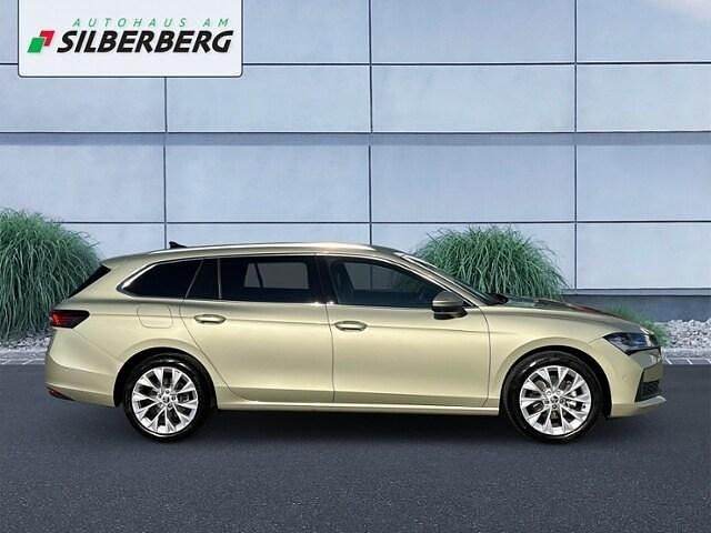 Gebraucht Skoda Superb Selection 150 PS (110 kW) 2024 Ice teabeige metallic Kombi