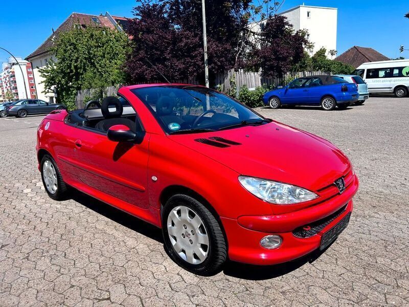 Rot Gebraucht 2004 Peugeot 206 CC Filou Cabrio | 4.200 € (Teuer) - Bild 1/4