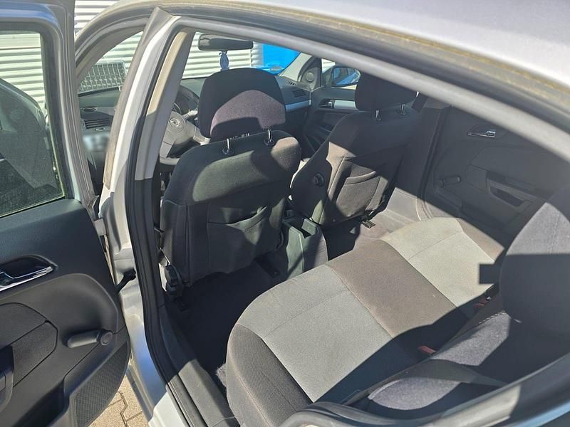Gebraucht Opel Astra 105 PS (77 kW) 2005 Grau Limousine