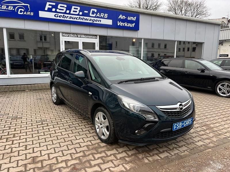 Grün Gebraucht 2016 Opel Zafira Tourer drive Van / Kleinbus | 5.200 € (Superpreis) - Bild 1/4