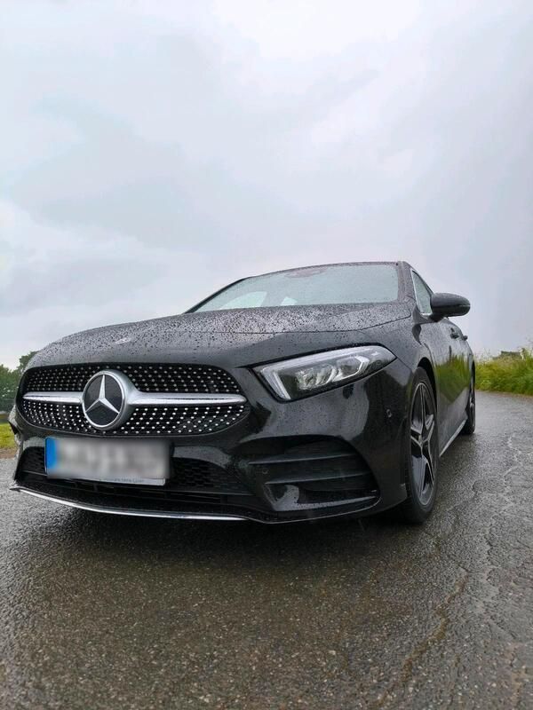 Schwarz Gebraucht 2021 Mercedes A180 Advanced Limousine | 23.499 € (Fairer Preis) - Bild 1/4