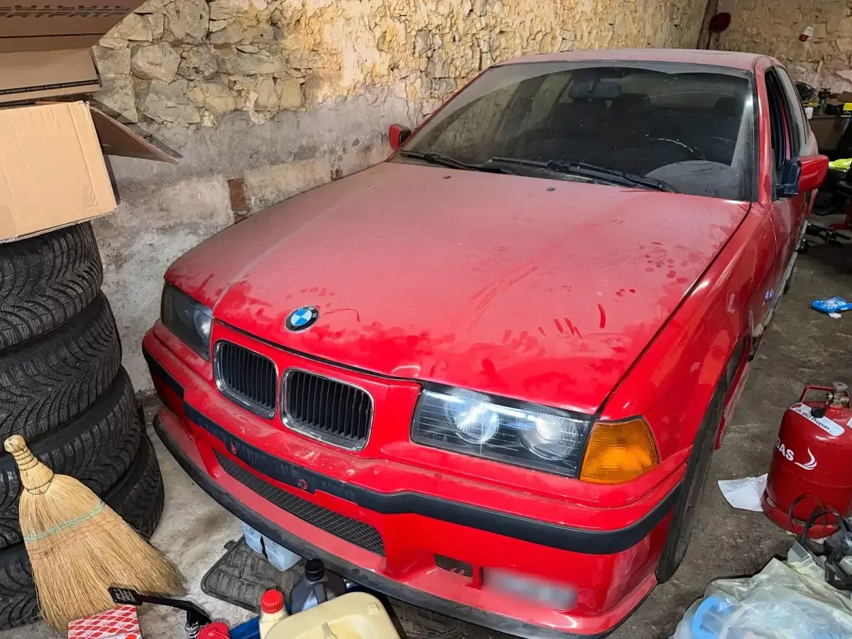 Gebraucht BMW 325 115 PS (84 kW) 1995 Rot Limousine