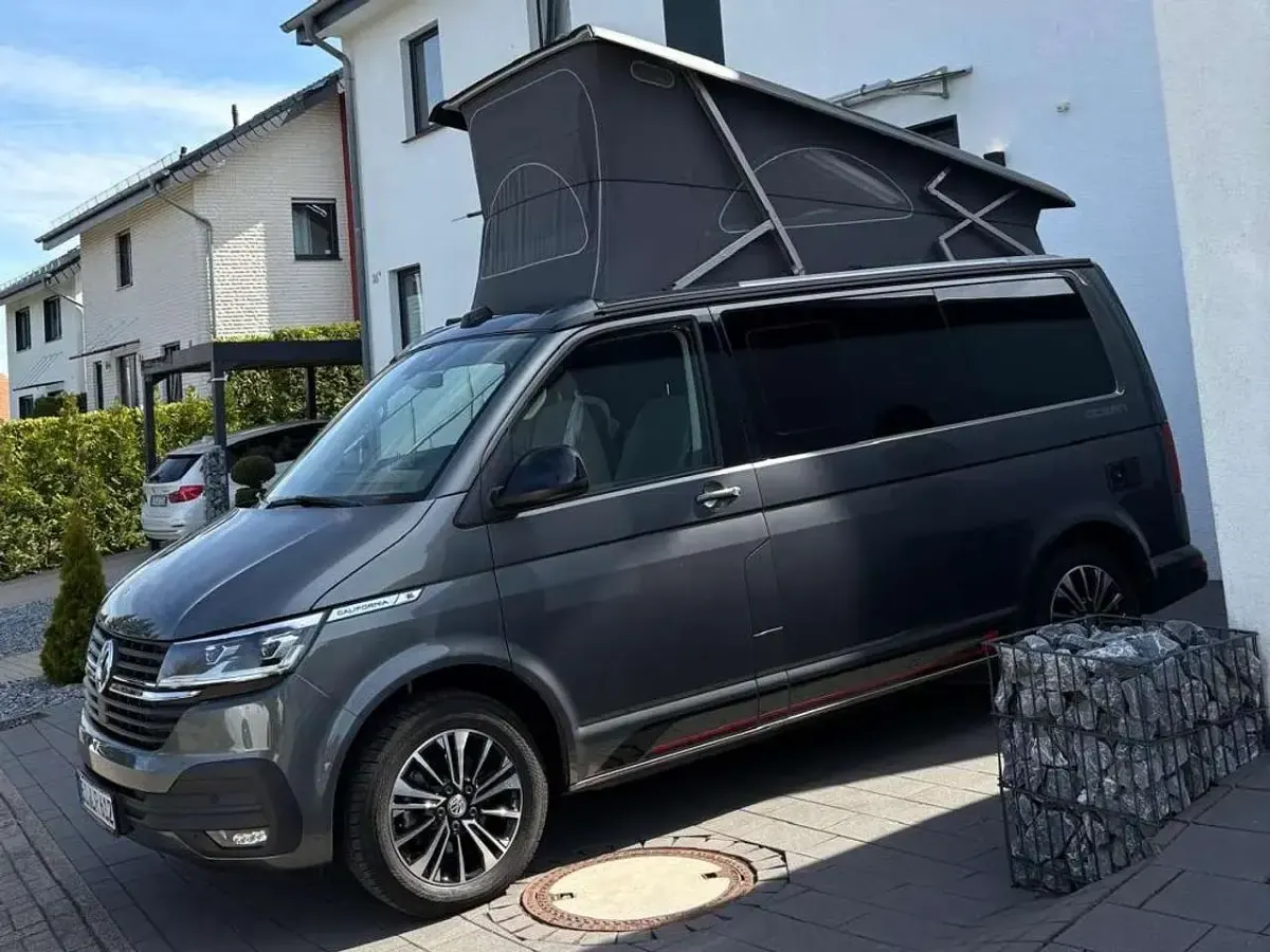Gebraucht VW California Edition 150 PS (110 kW) 2023 Grau Van