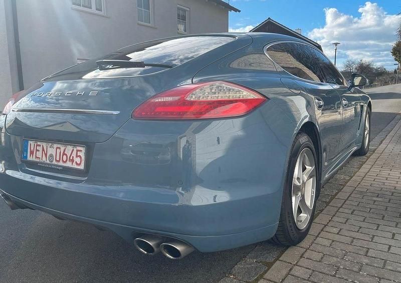 Gebraucht Porsche Panamera 333 PS (244 kW) 2012 Blau Kleinwagen