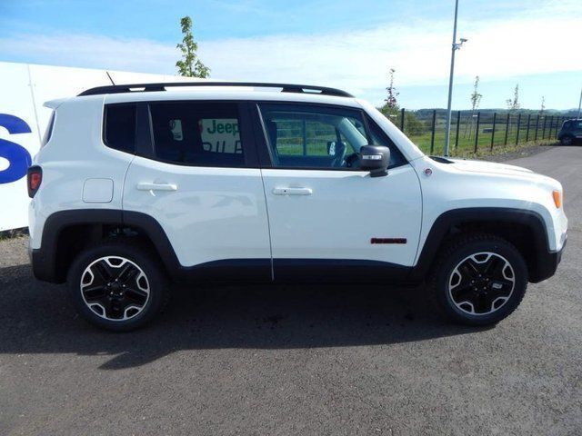 Gebraucht Jeep Renegade Trailhawk 170 PS (125 kW) 2017 Weiß SUV