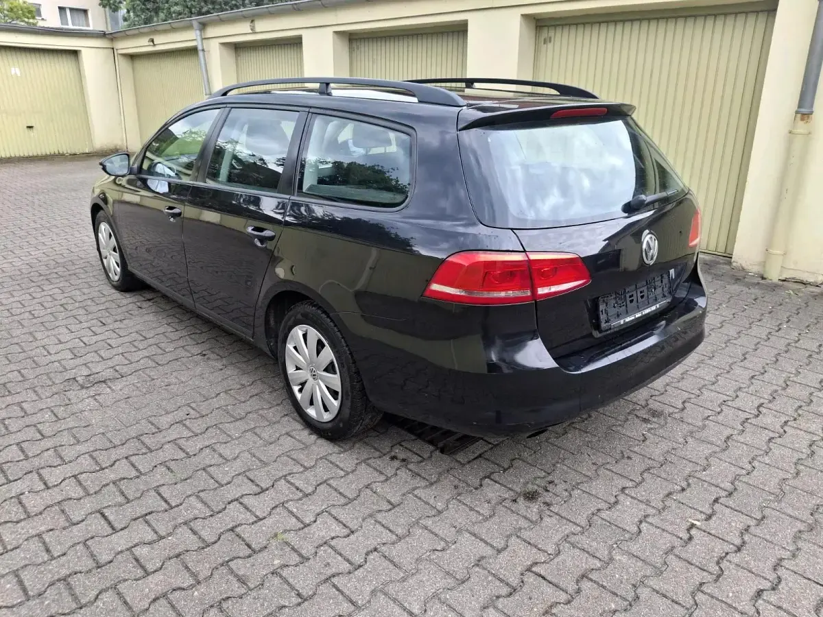 Gebraucht VW Passat 105 PS (77 kW) 2012 Schwarz Kombi