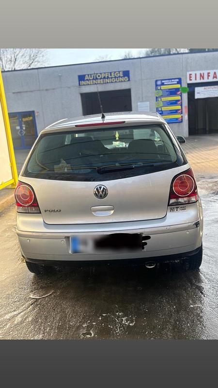 Usado VW Polo 60 HP (44 kW) 2008 Prateado Citadino
