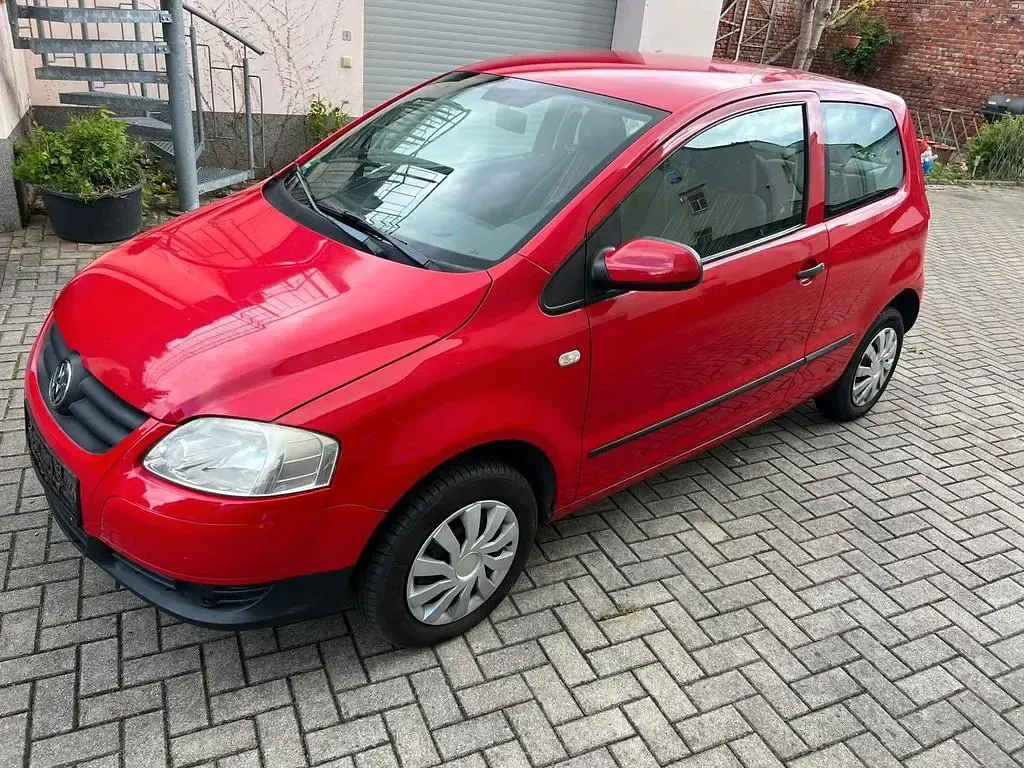Używany VW Fox 54 KM (39 kW) 2005 Czerwony Hatchback