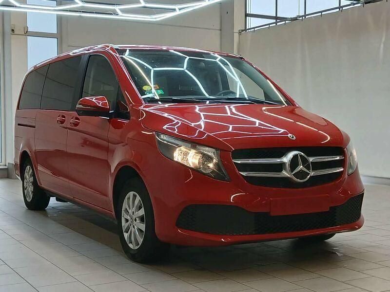 Gebraucht Mercedes V220 163 PS (119 kW) 2022 Jupiterrot Van / Kleinbus